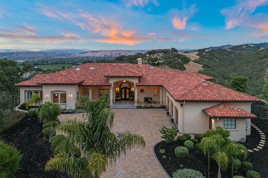 5 Winding Oaks Drive, Pleasanton