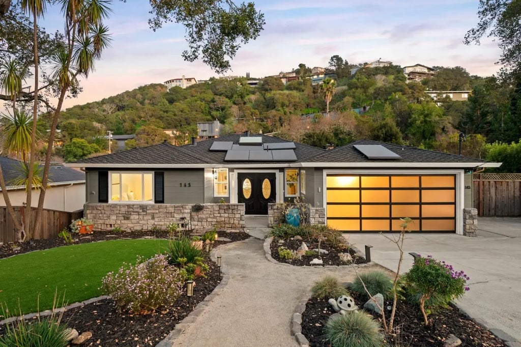 145 Devonshire Boulevard, San Carlos