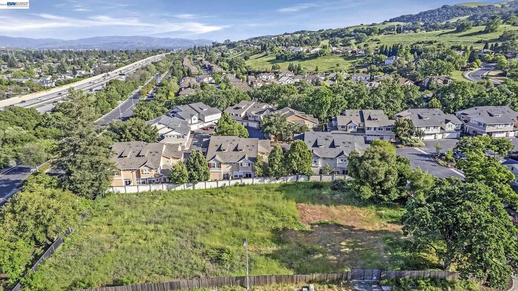 19251 San Ramon Valley Bl, San Ramon
