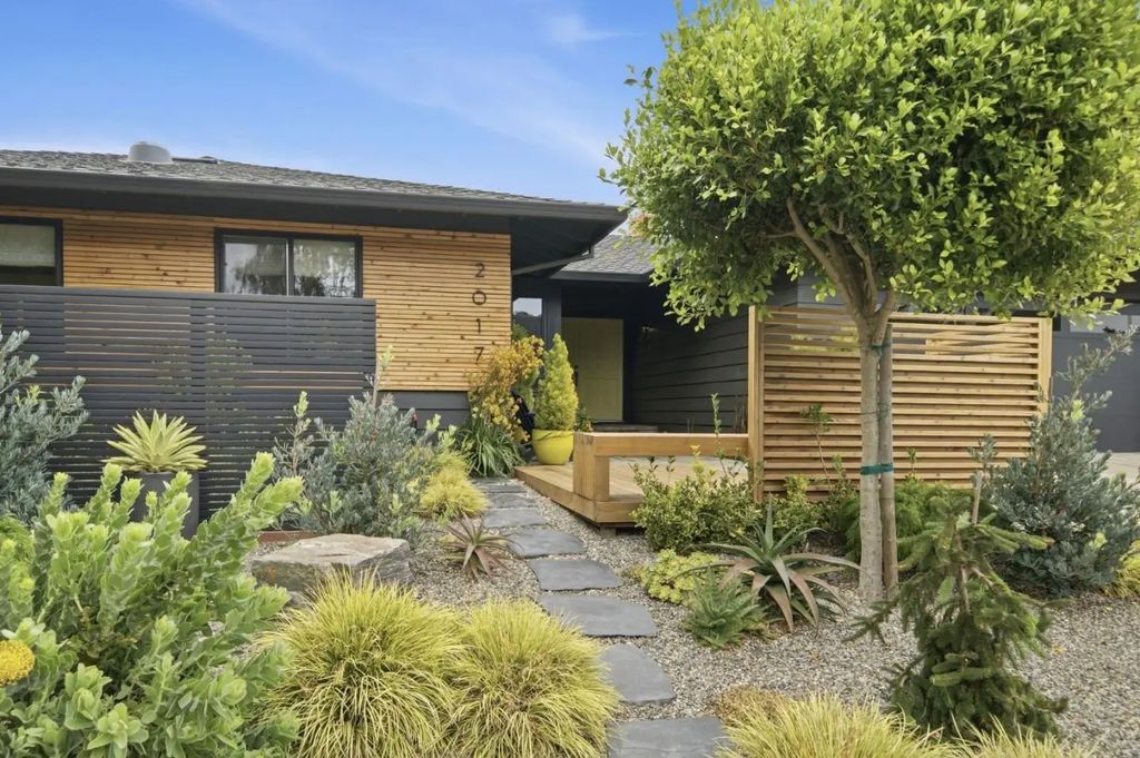 2017 Bordeaux Lane, Half Moon Bay