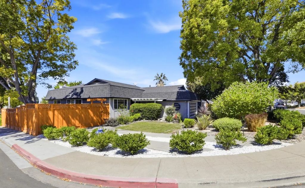 229 Spring Valley Lane, Milpitas