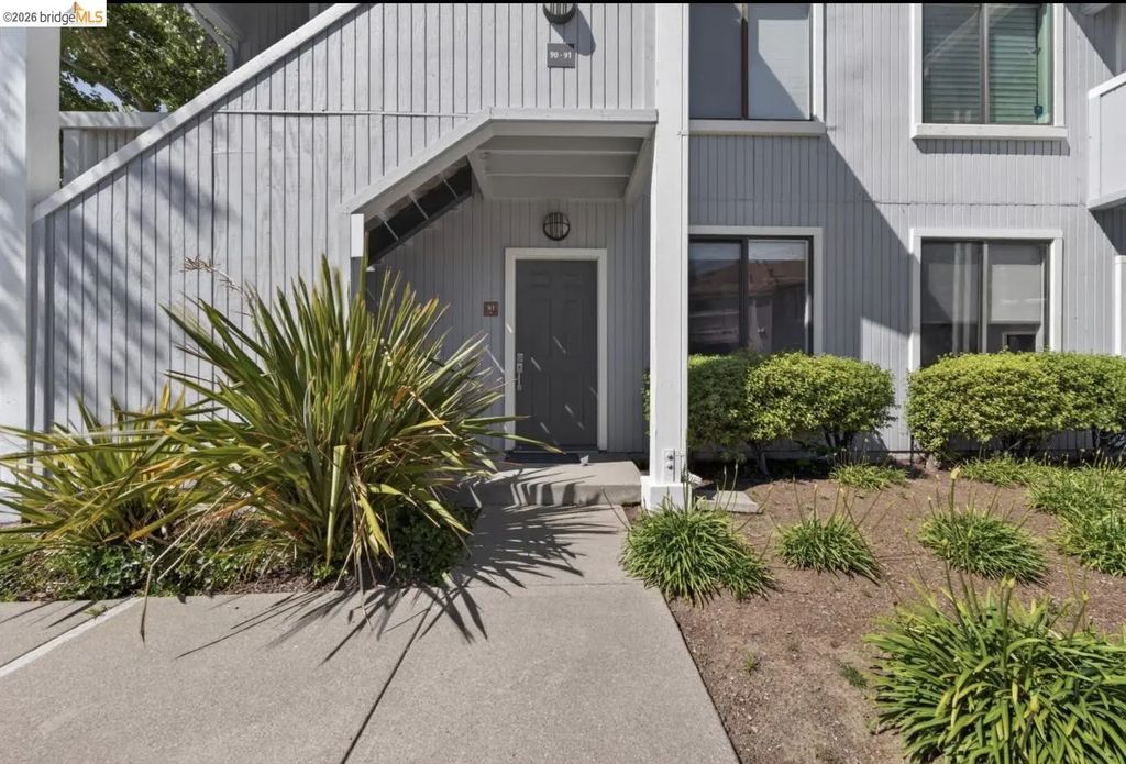 91 Schooner Ct, Richmond