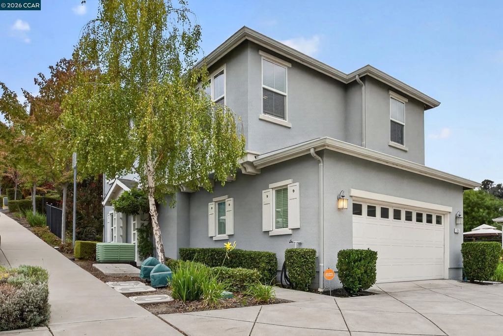 516 Falling Star Dr, Martinez