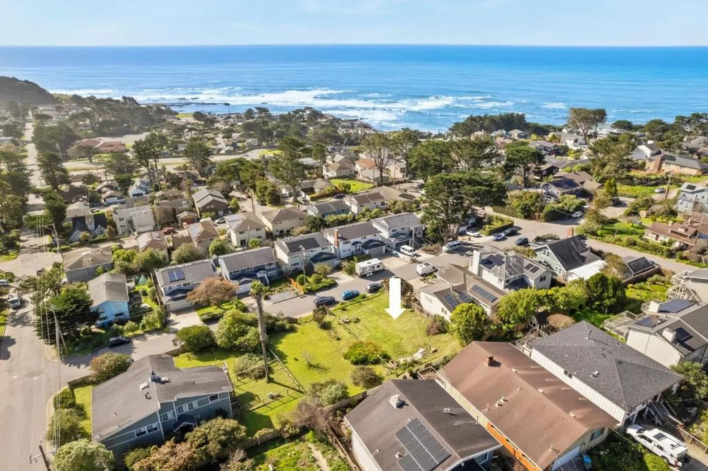 751 Sierra Street, Moss Beach