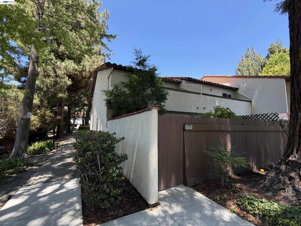 2060 Briscoe Terrace, Fremont