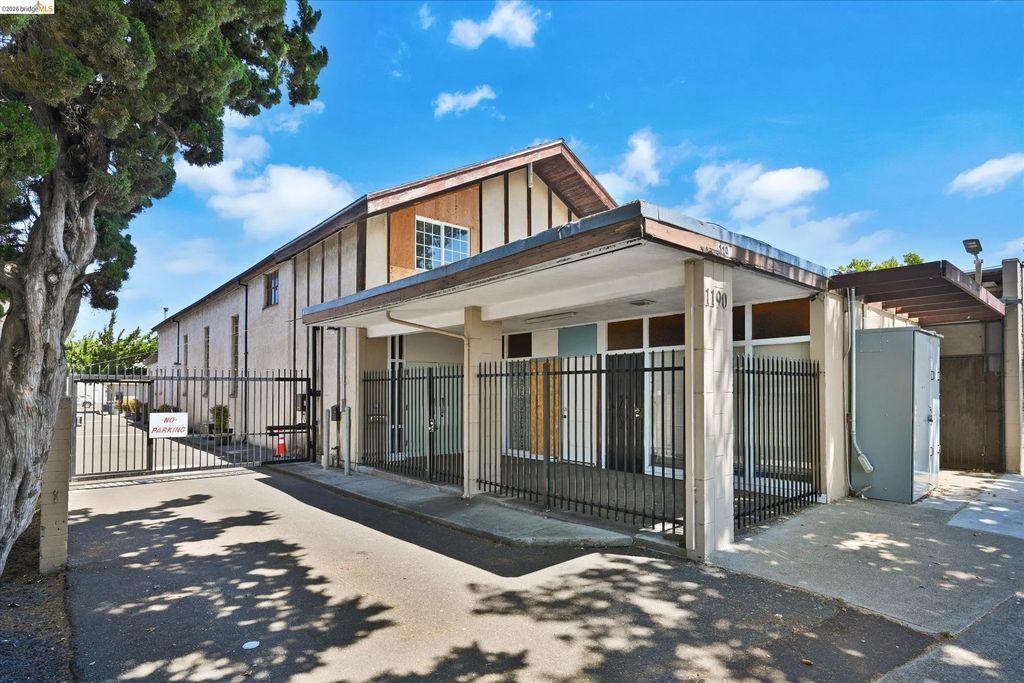 1190 Davis St, San Leandro
