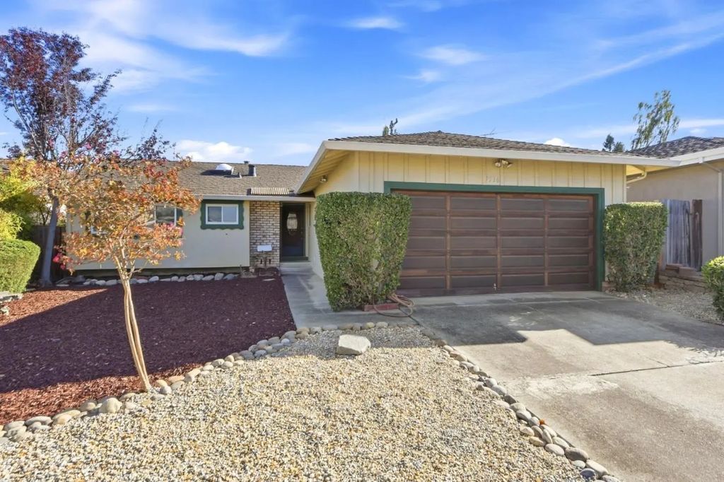7536 Dumas Drive, Cupertino