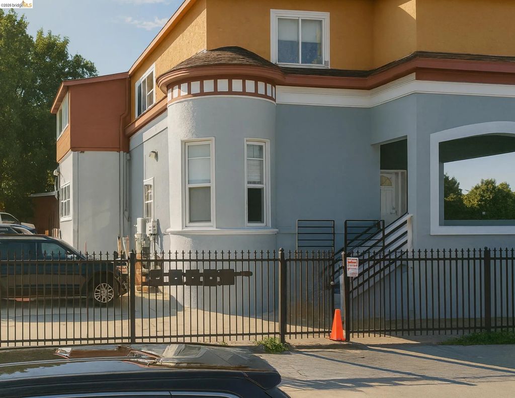 9939 International Blvd, Oakland