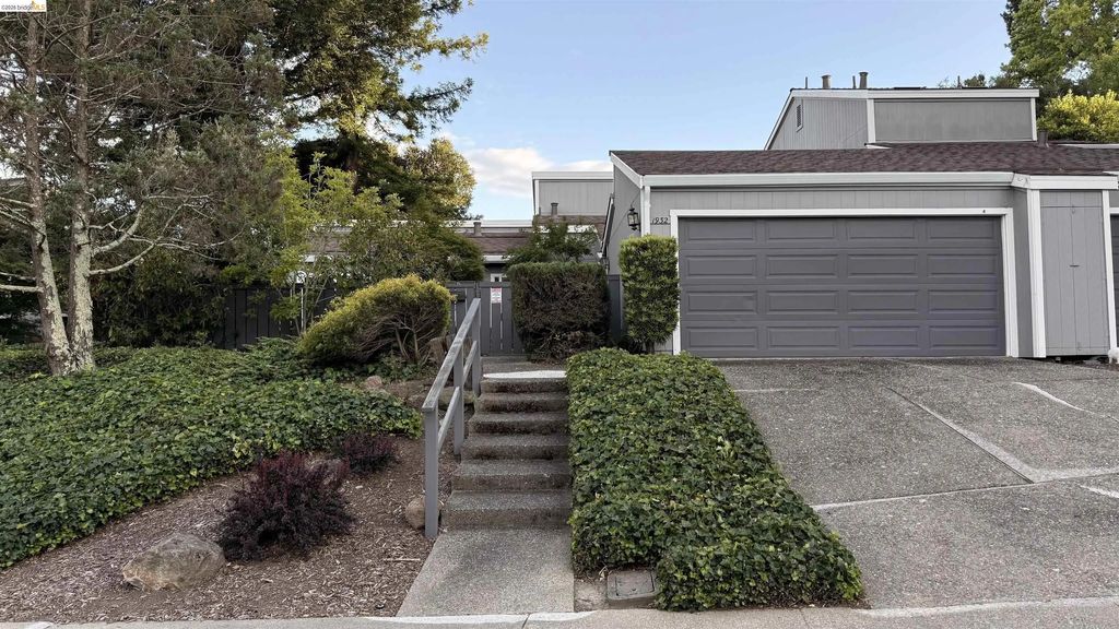 1932 Ascot Dr, Moraga