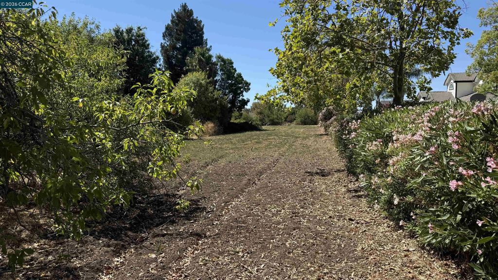 1819 Ayers Rd, Concord