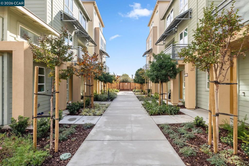 27261 Cosmo Court, Hayward