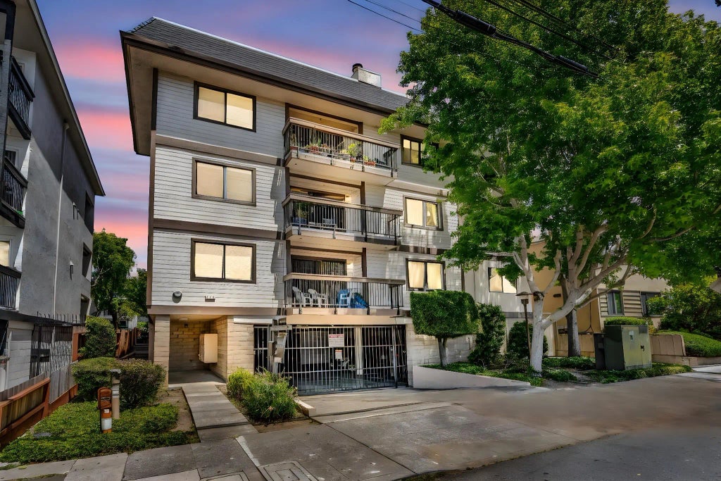 417 Evelyn Ave 205, Albany