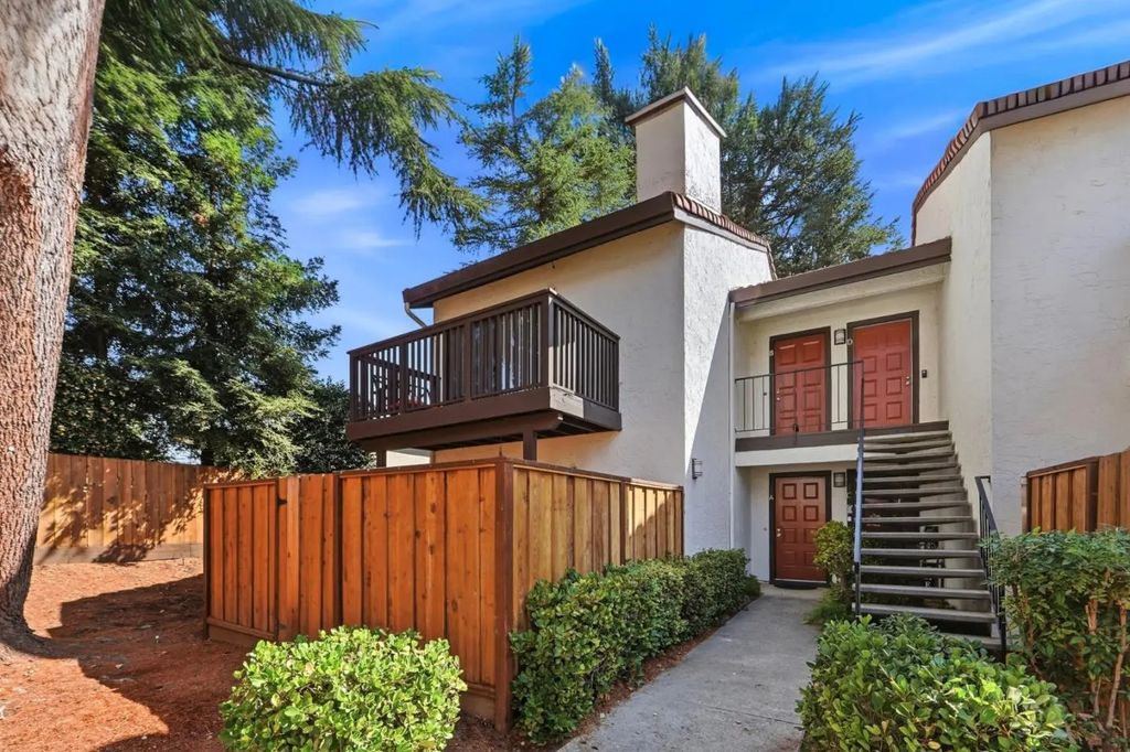 771 Williamsburg Way B, Gilroy