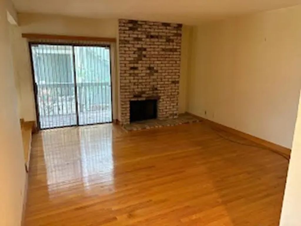 8781 Mountain Blvd 5, Oakland