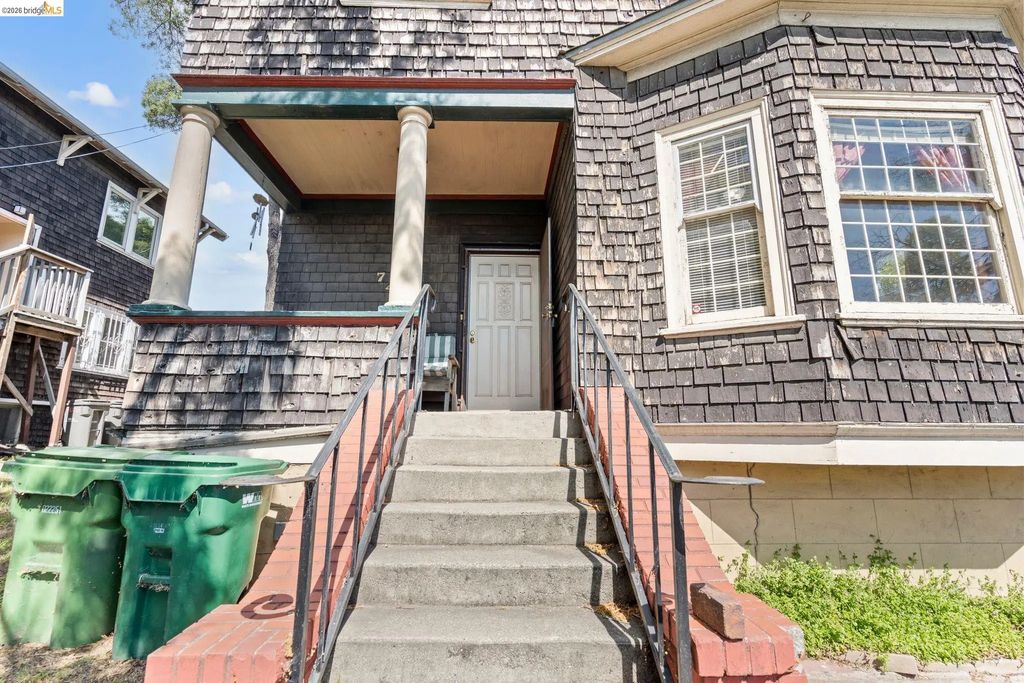 746 E 19th St, Oakland