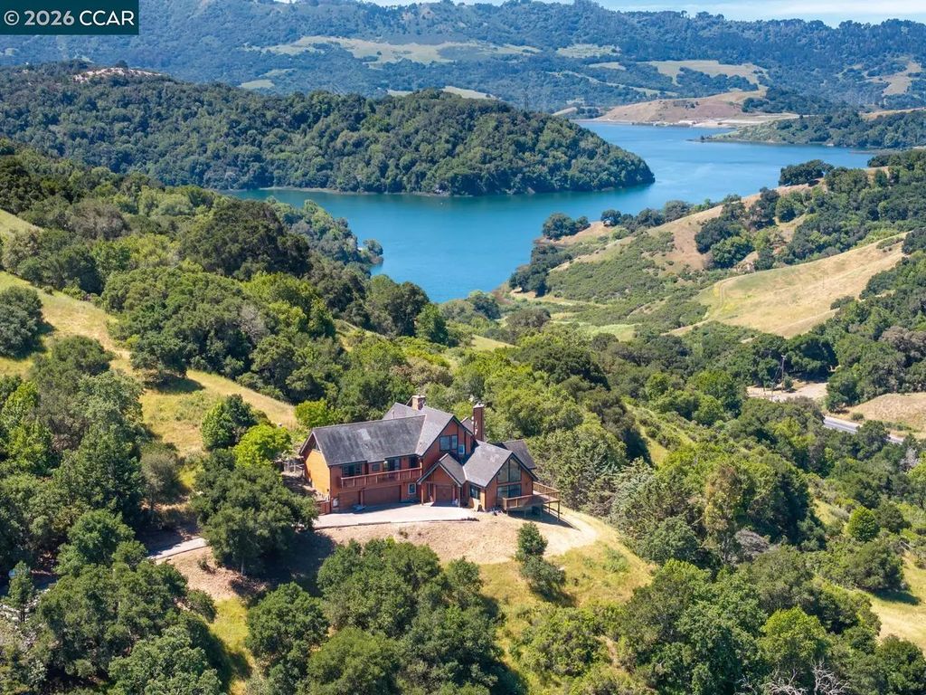 224 Bear Oaks Lane, Martinez