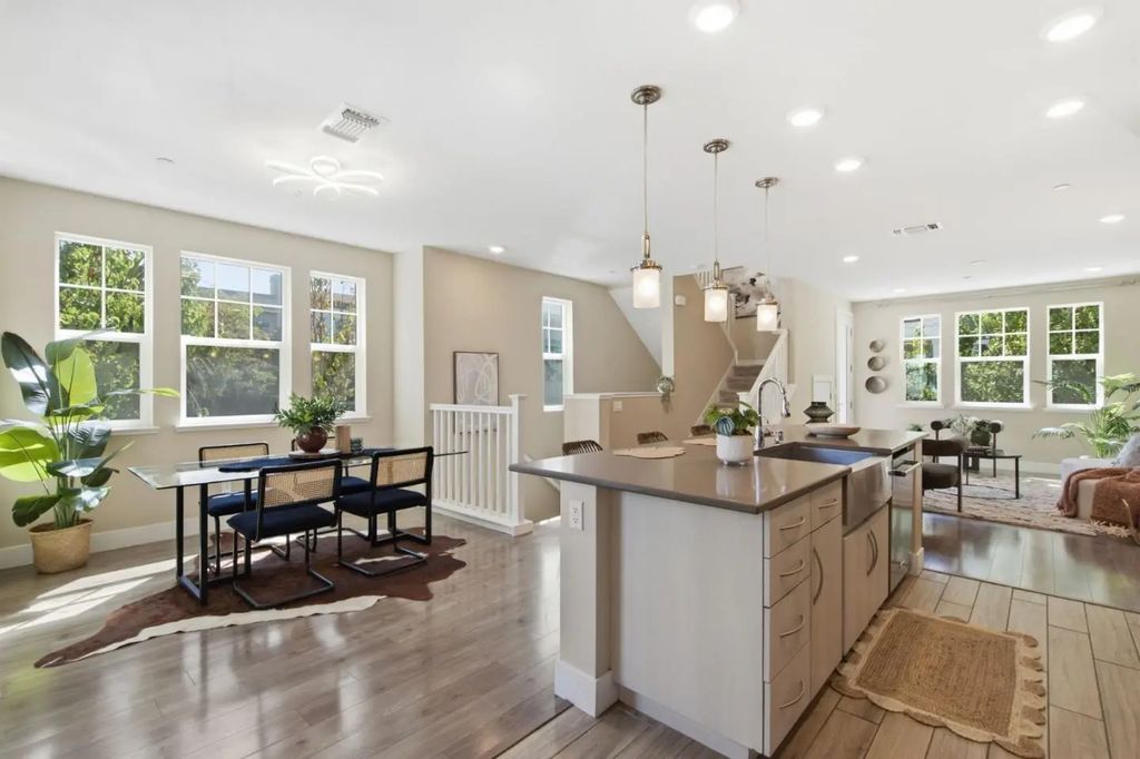 350 Circuit Way, Mountain View