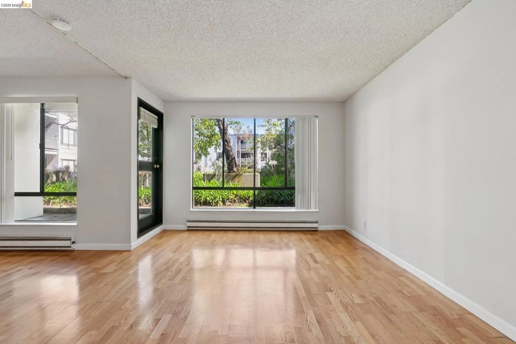 9 Commodore Dr A207, Emeryville