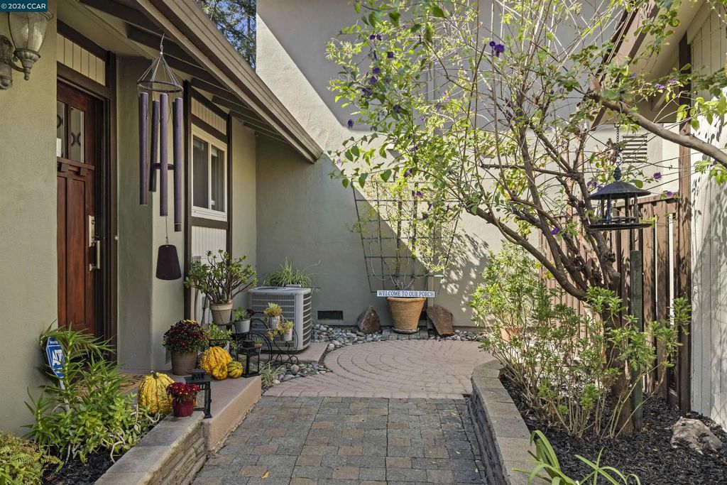 2001 Countrywood Ct, Walnut Creek