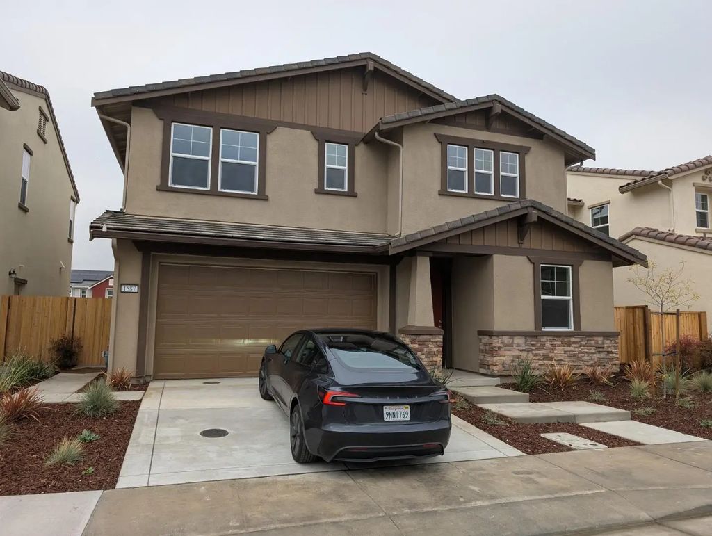1587 Greeley Way, Gilroy