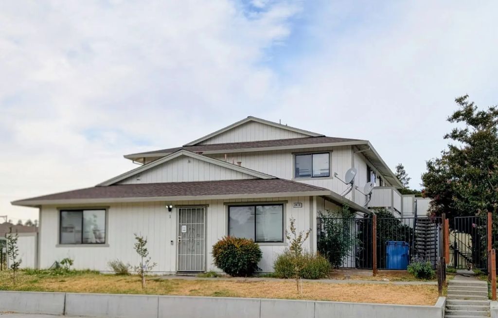 2416 L Street, Antioch