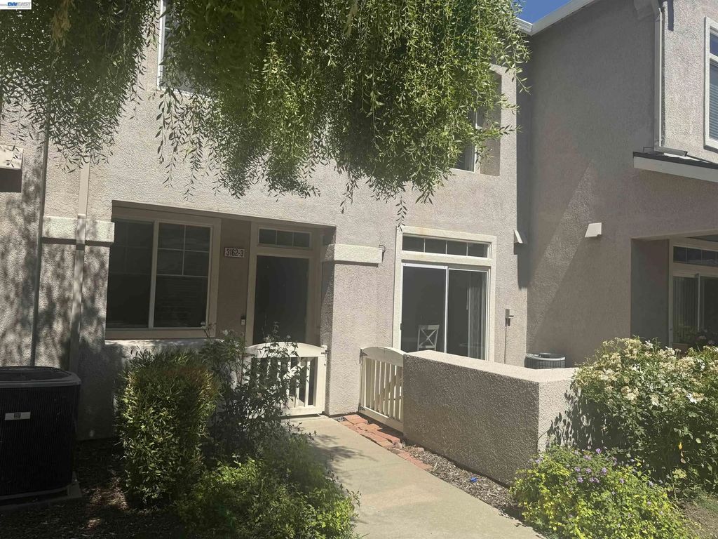 3162 Golden Crest Cmn 3, Livermore