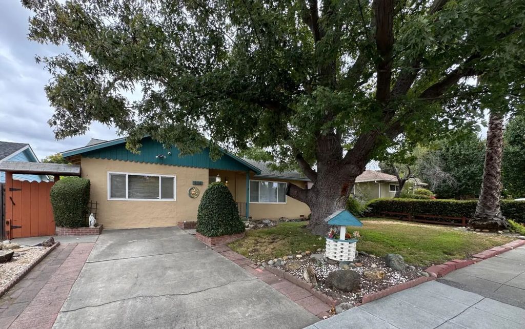 894 Hazelnut Court, Sunnyvale