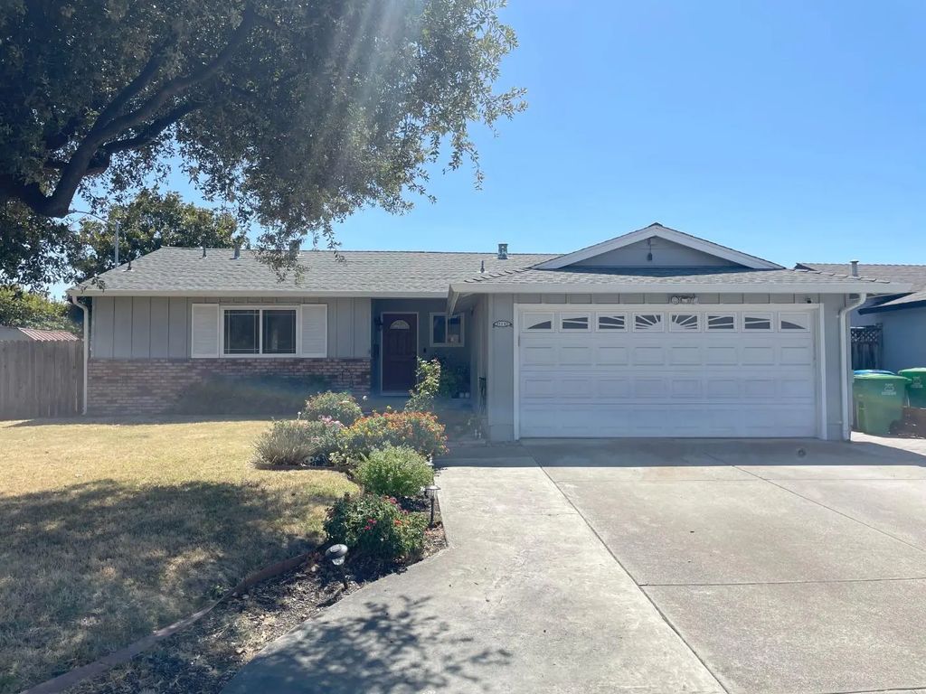32233 Crest Lane, Union City
