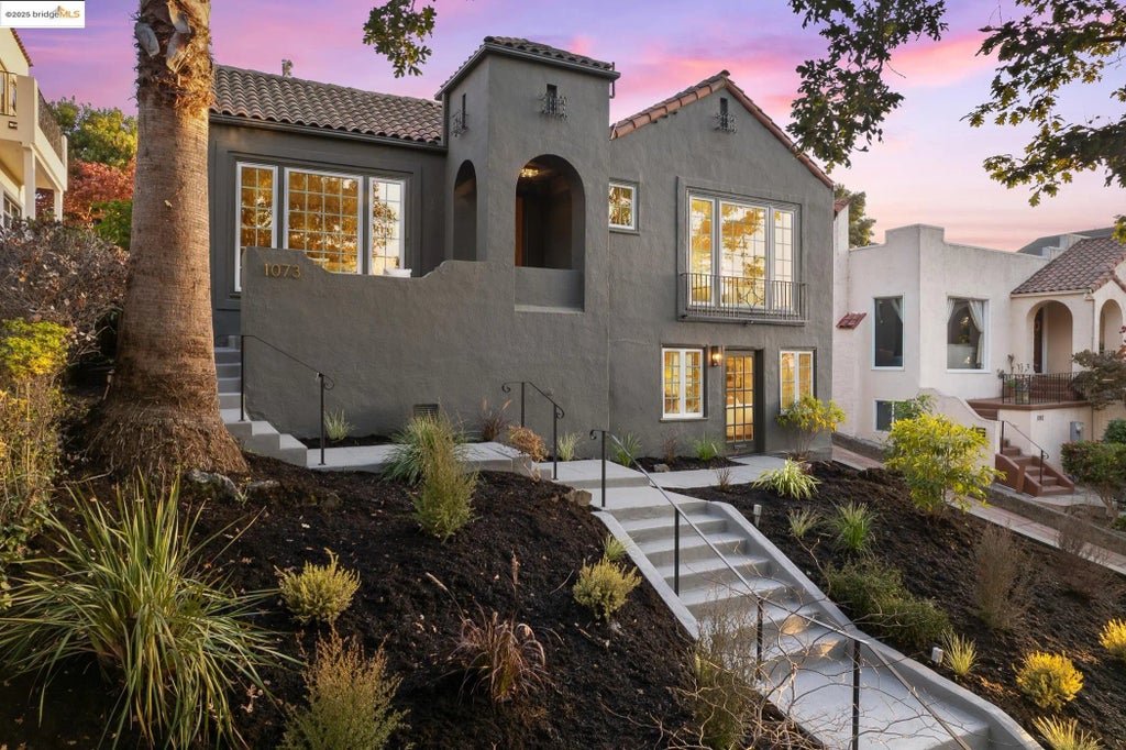 1073 Mandana Blvd., Oakland