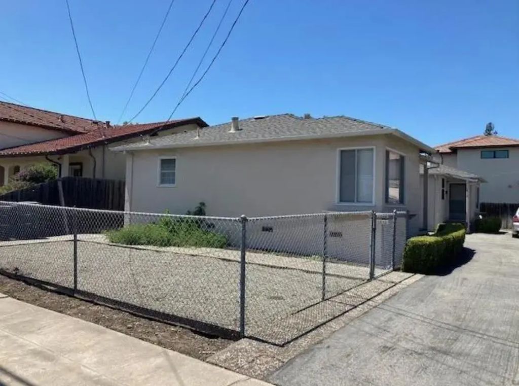 1612 Redwood Avenue, Redwood City