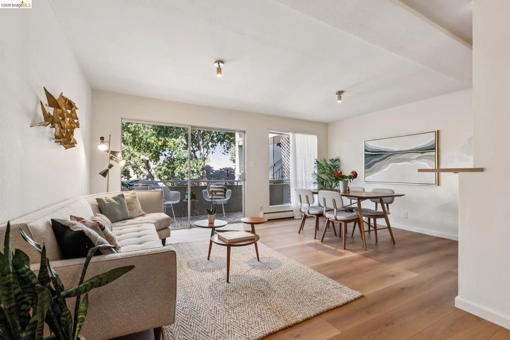 377 Palm Ave 305, Oakland