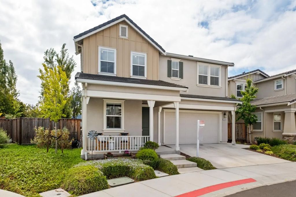 39946 Waxwing Drive, Newark