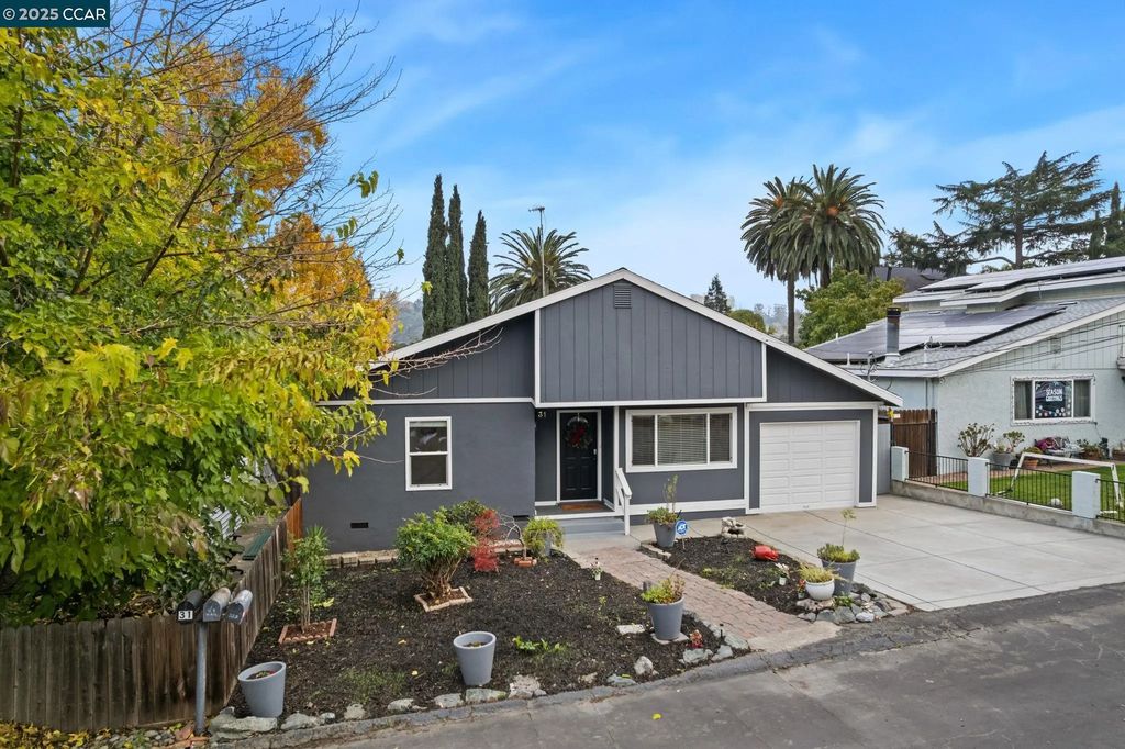 31 Adelaide Dr, Martinez