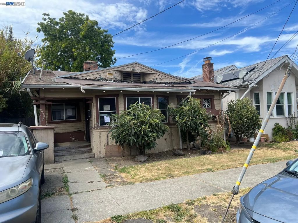 6225 Tevis St, Oakland