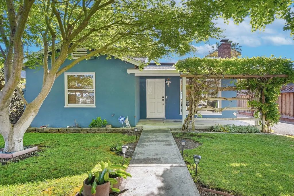 2034 Addison Avenue, East Palo Alto