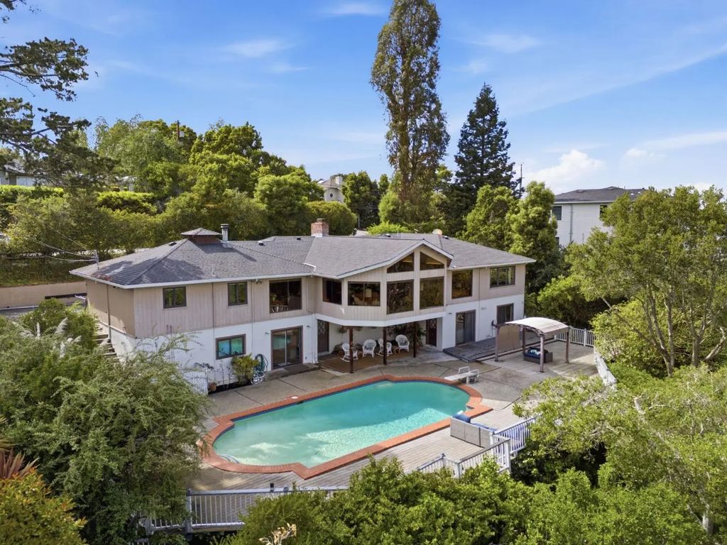1407 Carlton Road, Hillsborough