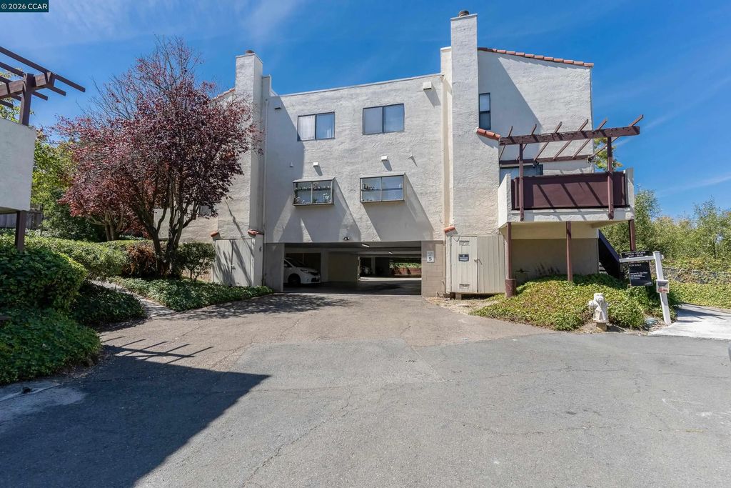 1729 Dalessi Dr, Pinole