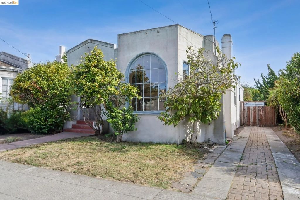 2144 Oregon St, Berkeley