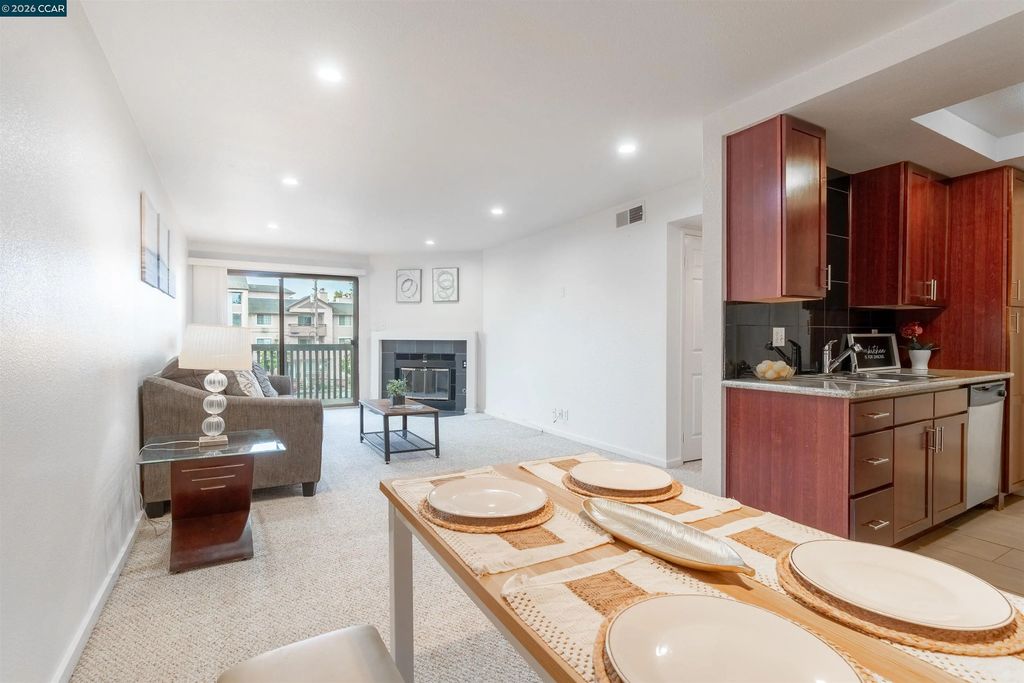 1315 A St 206, Hayward