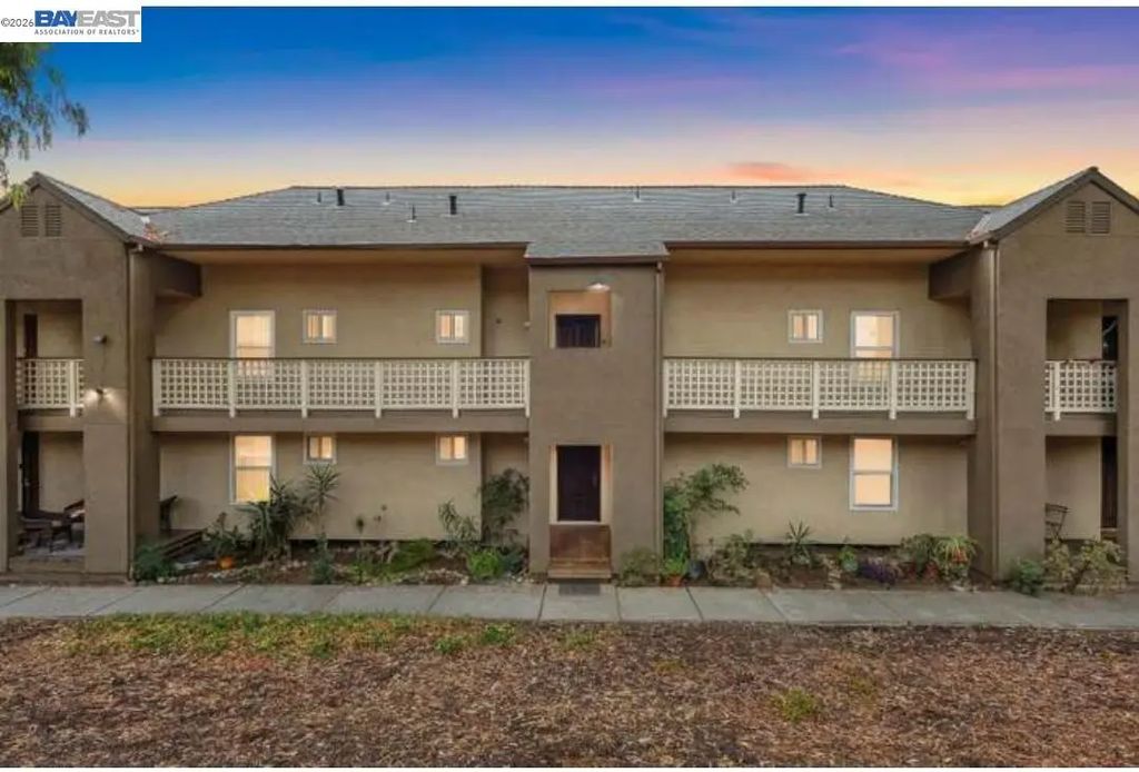 680 Dartmore Lane 260, Hayward