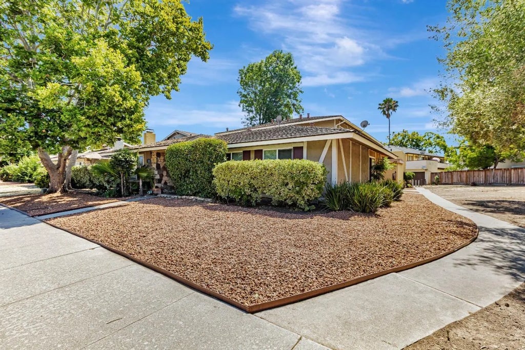 1990 Southwest Expressway, San Jose