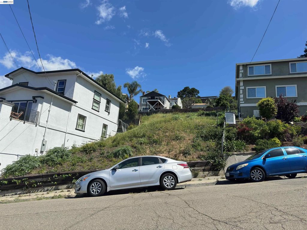 6338 Buena Ventura Ave, Oakland