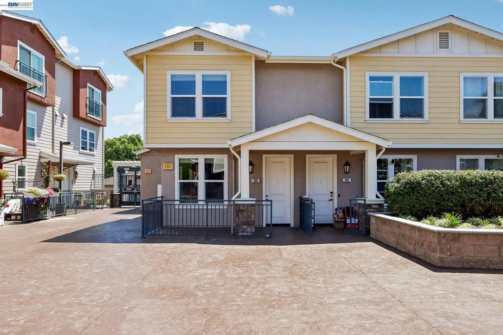 4038 Central Ave 300, Fremont