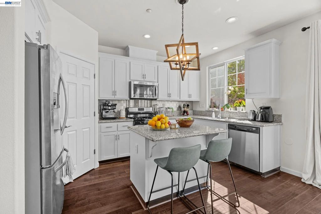 663 Falling Star Drive, Martinez