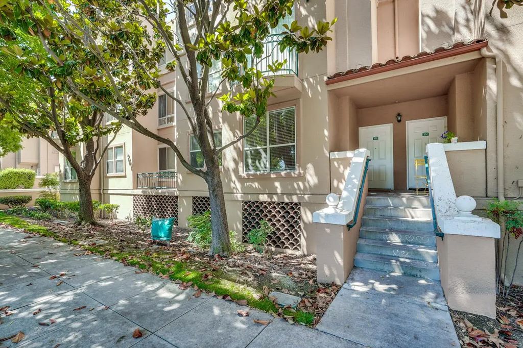 951 S 12th Street 102, San Jose