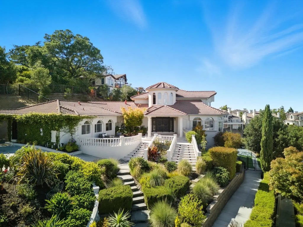 1 Lewis Ranch Road, San Carlos