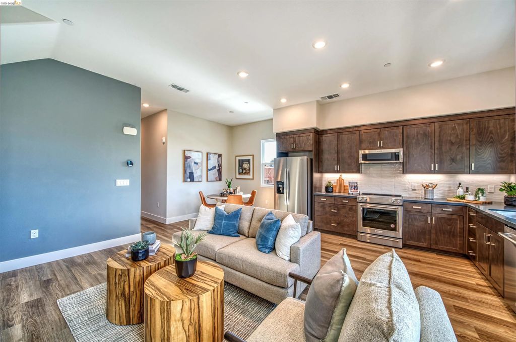 28931 Parkridge Loop 81, Hayward