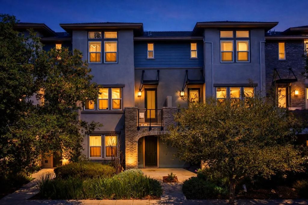 925 De Guigne Drive 4, Sunnyvale