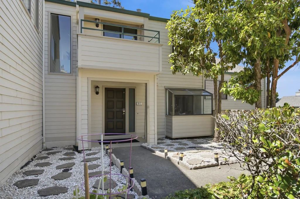 39 Appian Way C, South San Francisco