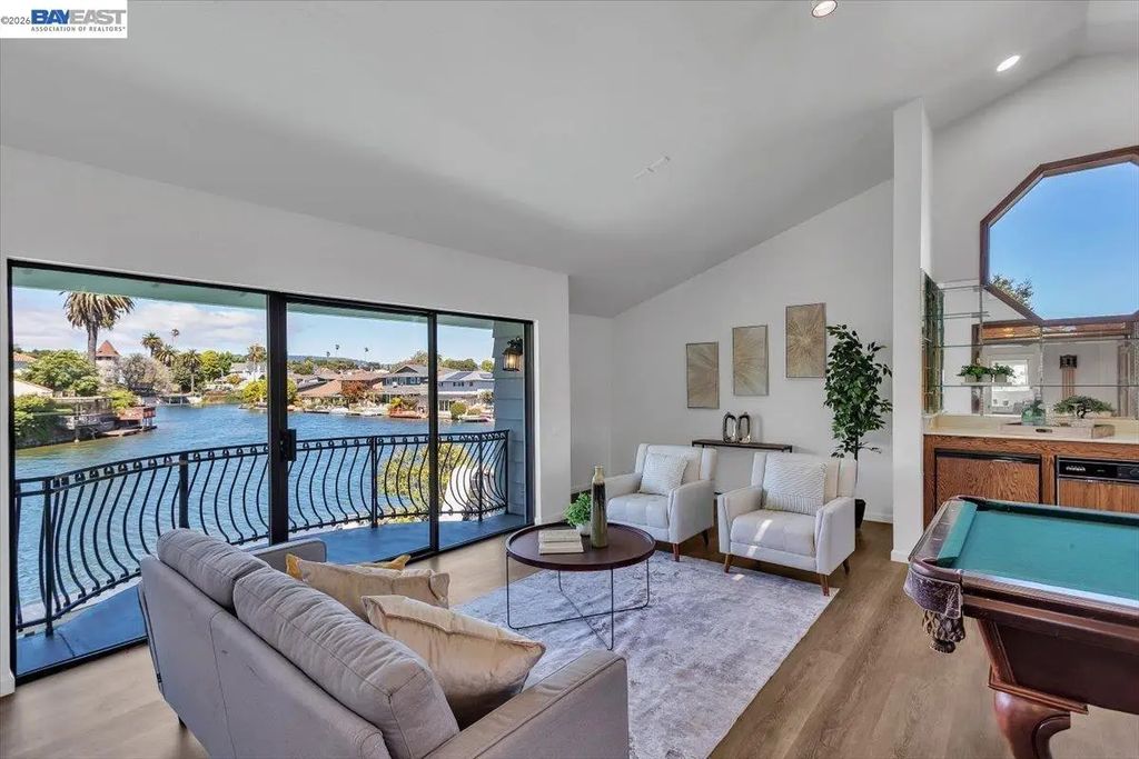 612 Fortress Isle, Alameda